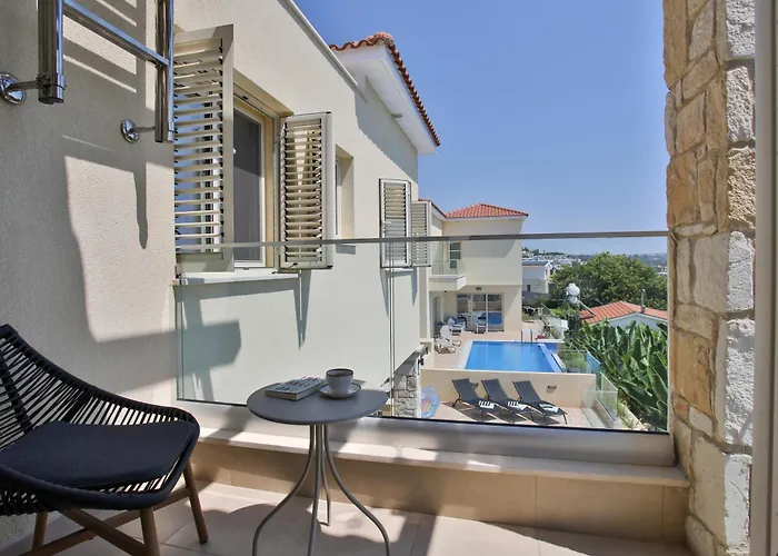 Mycyprusstay - Jo's Sunny Seaview Villa