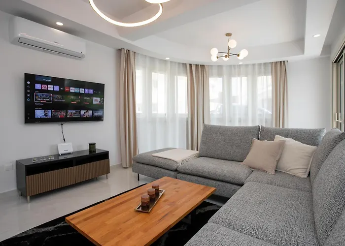 Mycyprusstay - Jo's Sunny Seaview Villa *