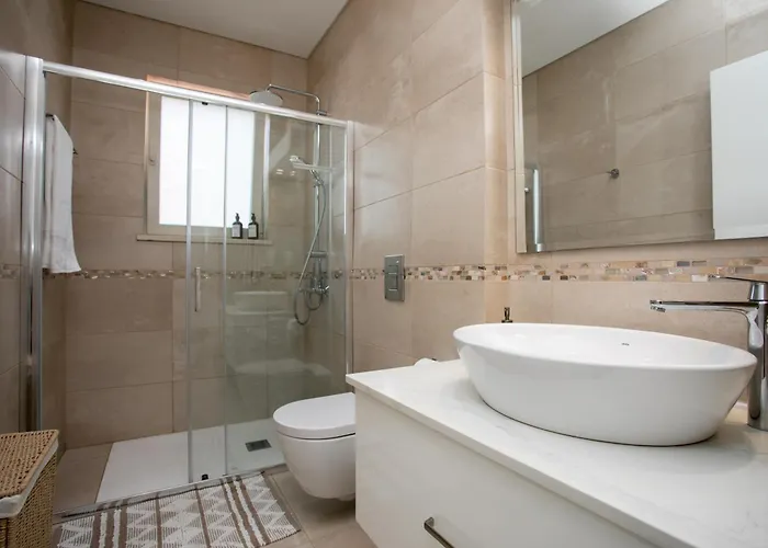 Mycyprusstay - Jo's Sunny Seaview Villa *