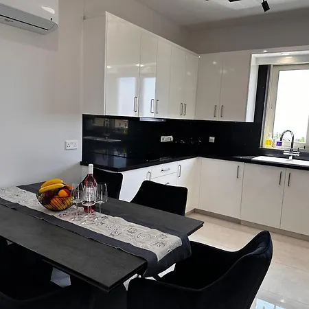 Willa Mycyprusstay - Jo's Sunny Seaview Kisonerga