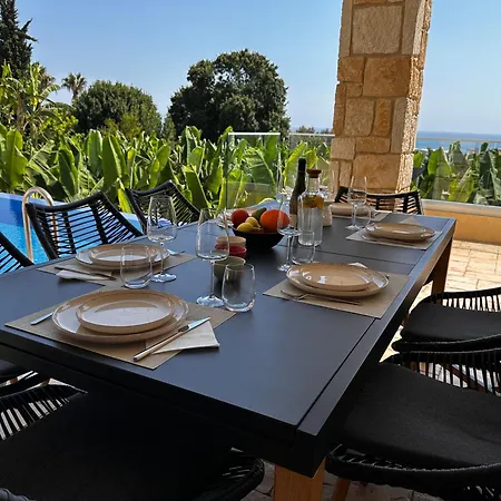 Mycyprusstay - Jo's Sunny Seaview Villa Kissonerga