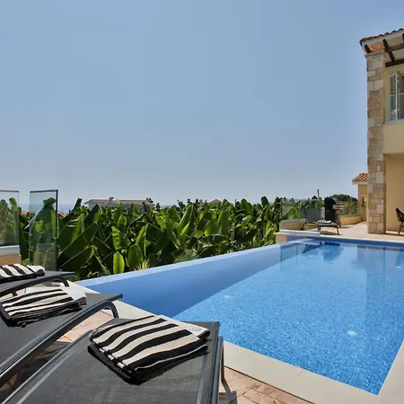 Mycyprusstay - Jo's Sunny Seaview Villa Kissonerga