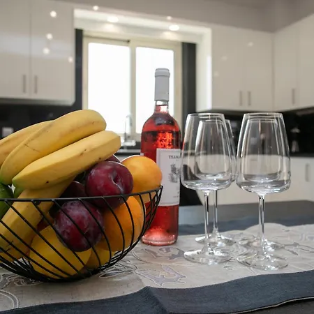 Mycyprusstay - Jo's Sunny Seaview Villa Kissonerga