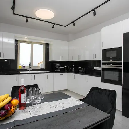 Mycyprusstay - Jo's Sunny Seaview *