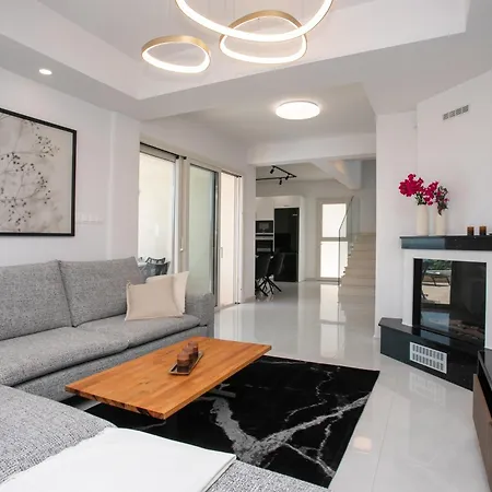 Mycyprusstay - Jo's Sunny Seaview Villa *