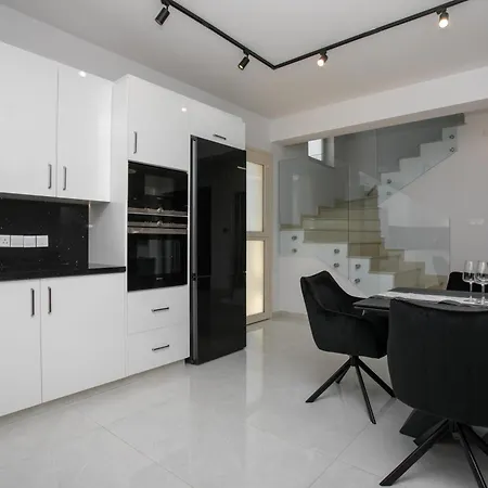 Mycyprusstay - Jo's Sunny Seaview Kissonerga