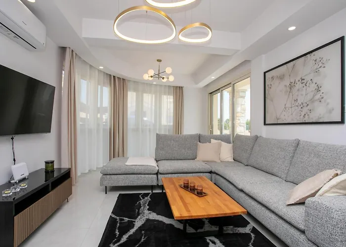 Mycyprusstay - Jo's Sunny Seaview