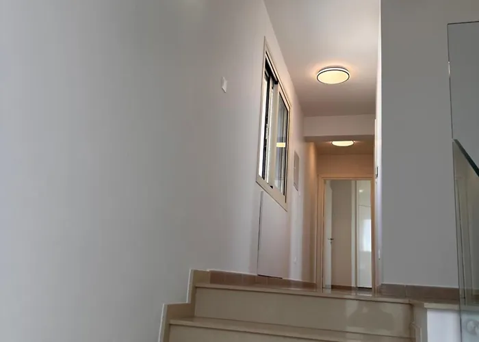 Mycyprusstay - Jo's Sunny Seaview Villa *