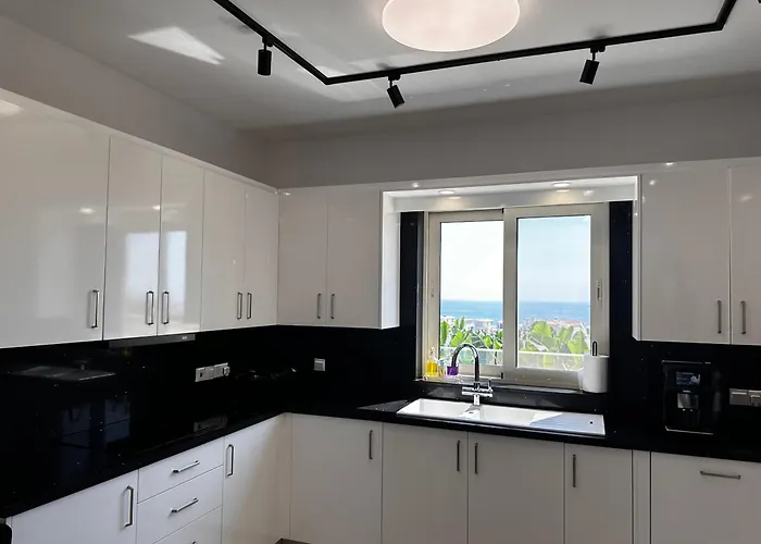 Mycyprusstay - Jo's Sunny Seaview *