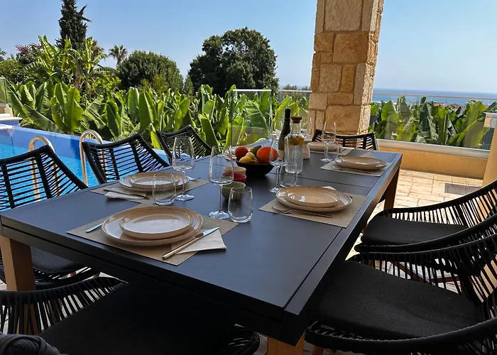 Mycyprusstay - Jo's Sunny Seaview Villa Kissonerga