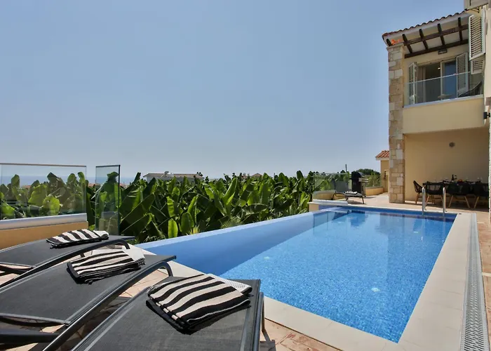 Mycyprusstay - Jo's Sunny Seaview Villa Kissonerga