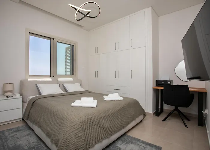 Mycyprusstay - Jo's Sunny Seaview Villa *