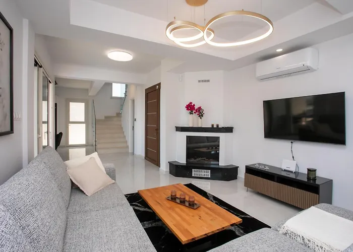 Villa Mycyprusstay - Jo's Sunny Seaview *