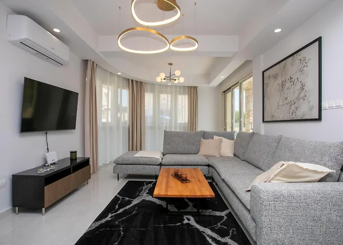 Mycyprusstay - Jo's Sunny Seaview Villa